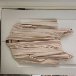 Womens size M beige sweater by Belldini